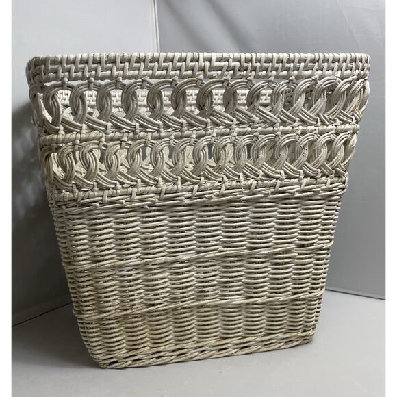 VTG White Wicker‎ Waste Basket for Plant Trash Can Shabby Rustic Basket Woven - Picture 2 of 12